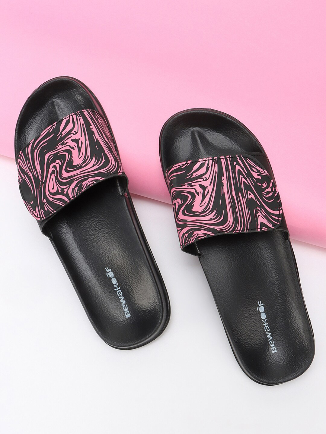 

Bewakoof Women Printed Rubber Sliders, Pink