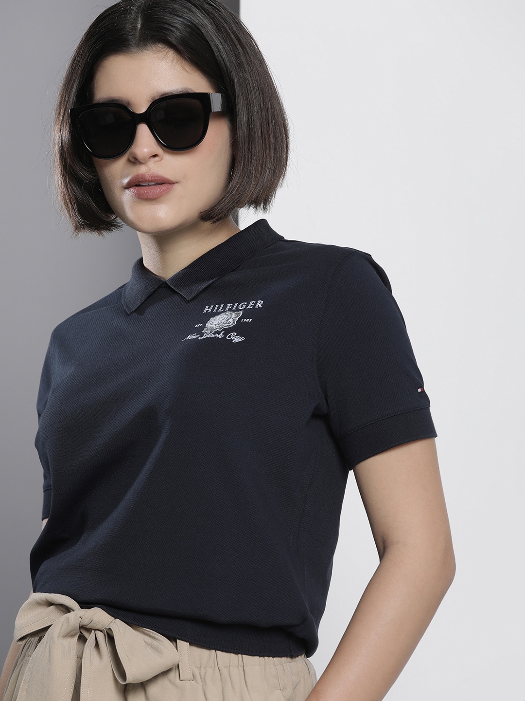 

Tommy Hilfiger Brand Logo Embroidered Peter Pan Collar T-shirt, Navy blue