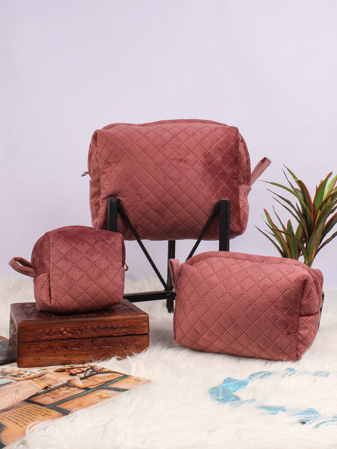 

STITCHNEST Set of 3 Quilted Velvet Cosmetic Bags, Peach