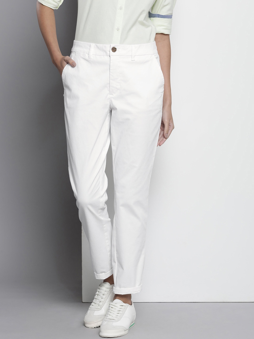 

Tommy Hilfiger Women Solid Slim Fit Chinos Trousers, White