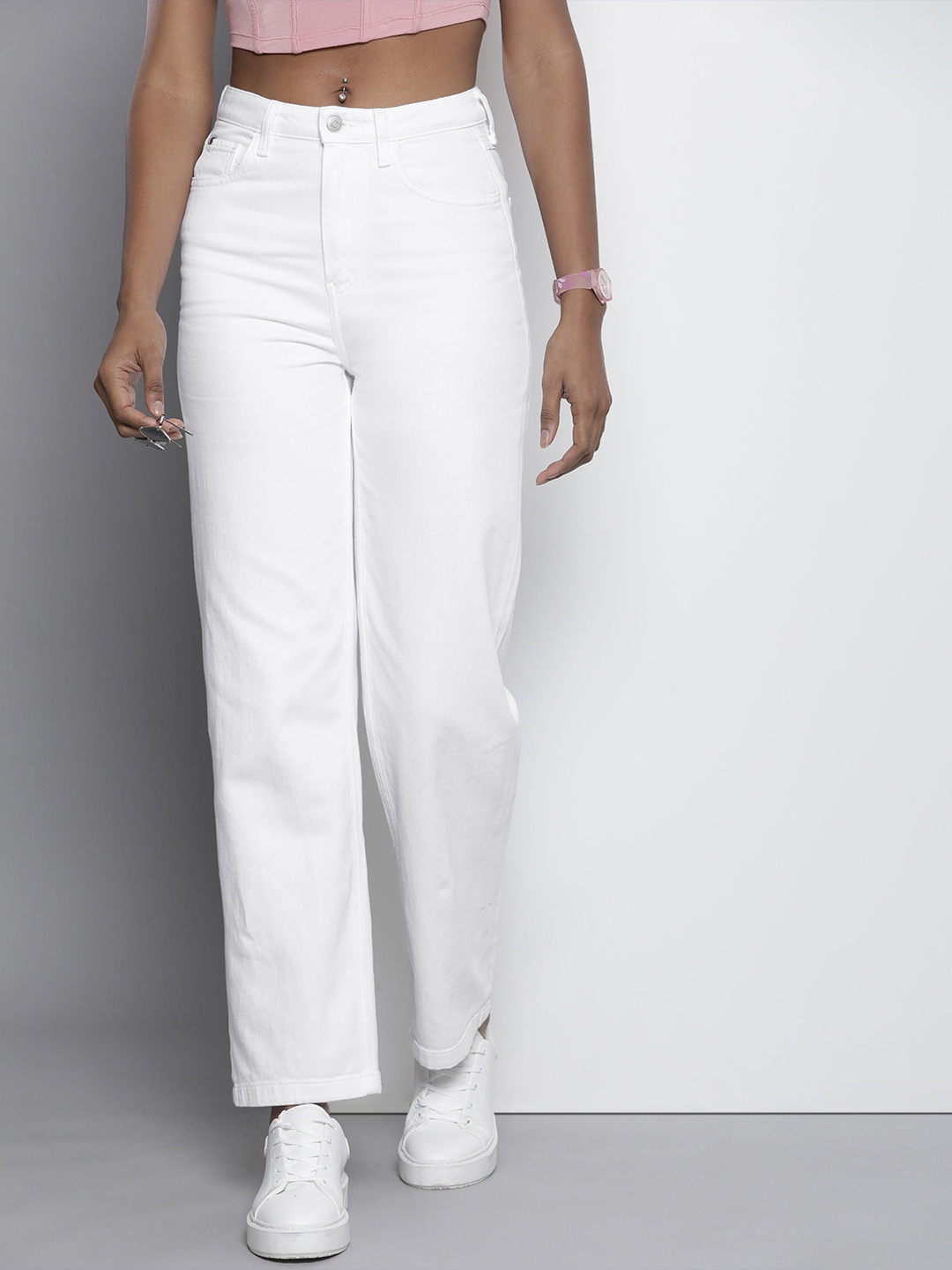 

Tommy Hilfiger Women Relaxed Fit High-Rise Jeans, White