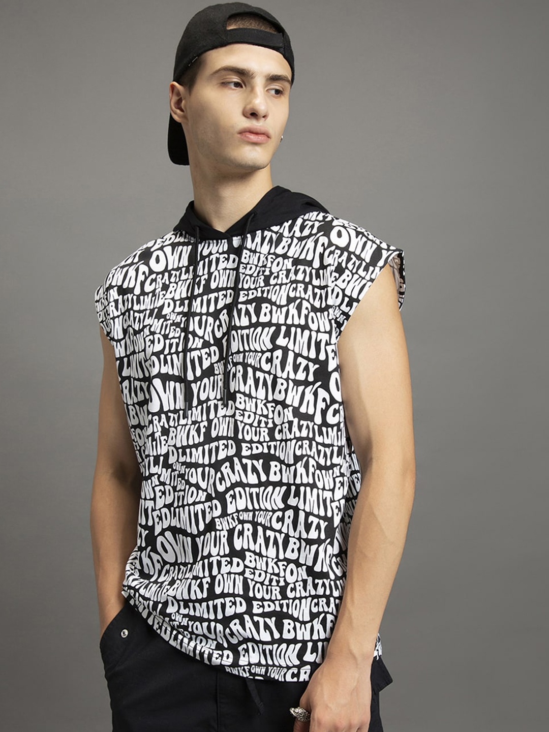 

Bewakoof Plus Typography Printed Hooded Oversized T-Shirt, Black