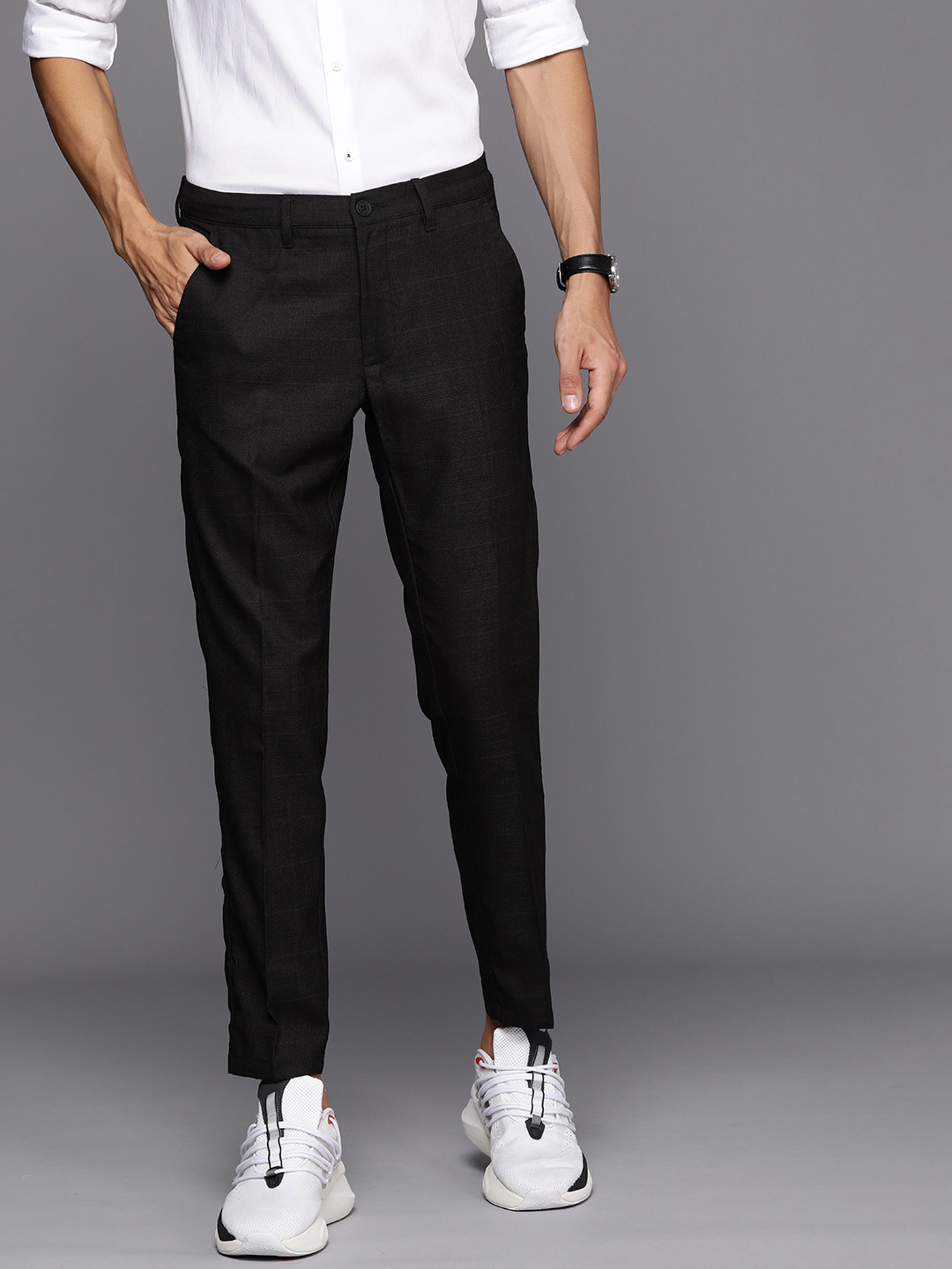

Louis Philippe Ath Work Men Checked Tapered Fit Semiformal Trousers, Black
