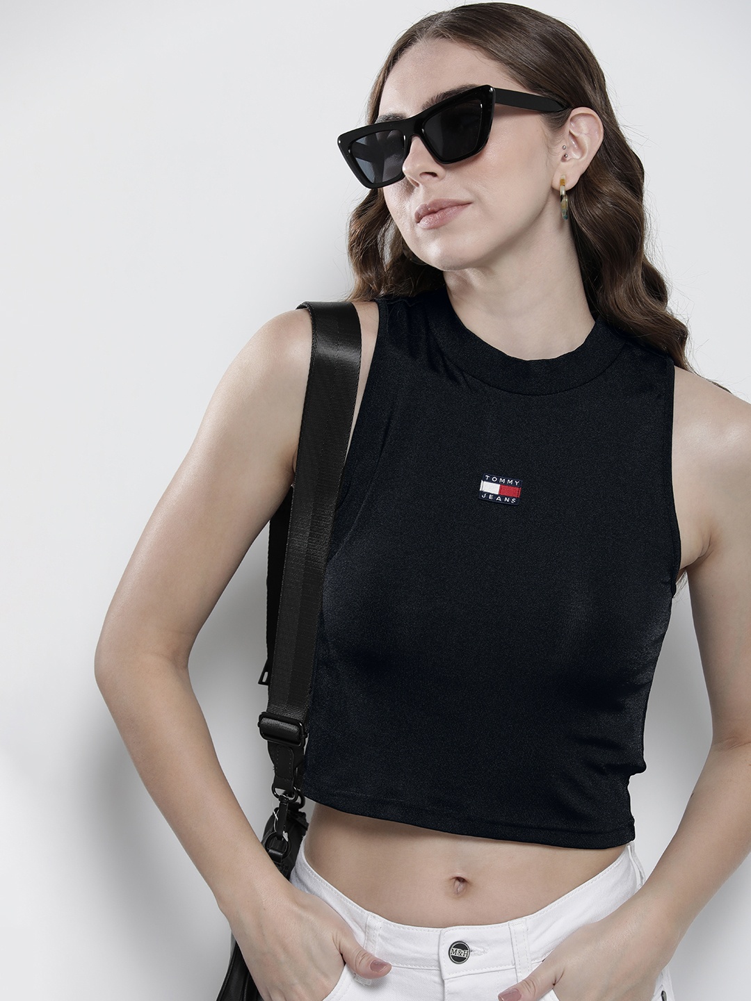 

Tommy Hilfiger Brand Logo Applique Detail Sleeveless T-shirt, Black