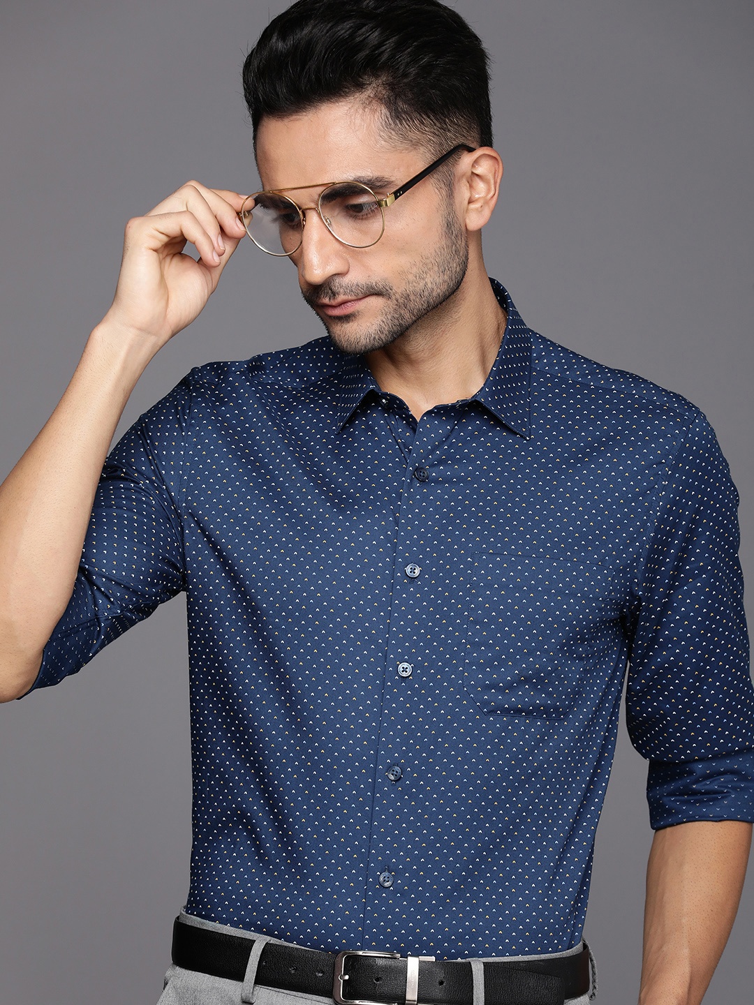

Louis Philippe Pure Cotton Slim Fit Printed Formal Shirt, Navy blue