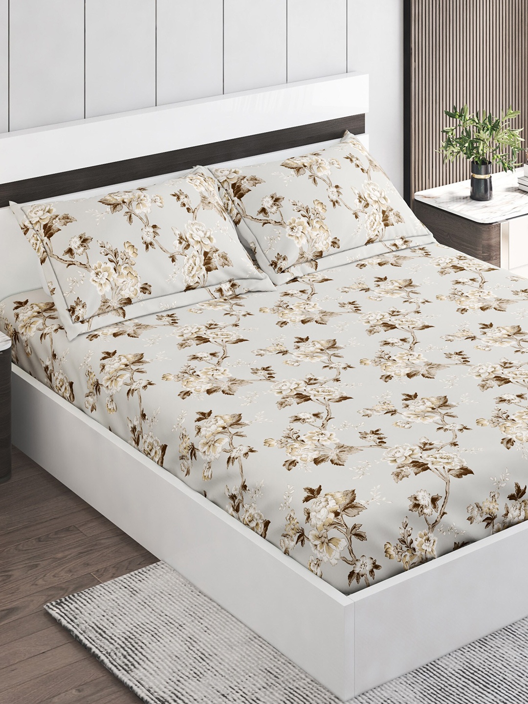 

Home Centre Grey Floral 300 TC Cotton Fitted King Bedsheet with 2 Pillow Covers
