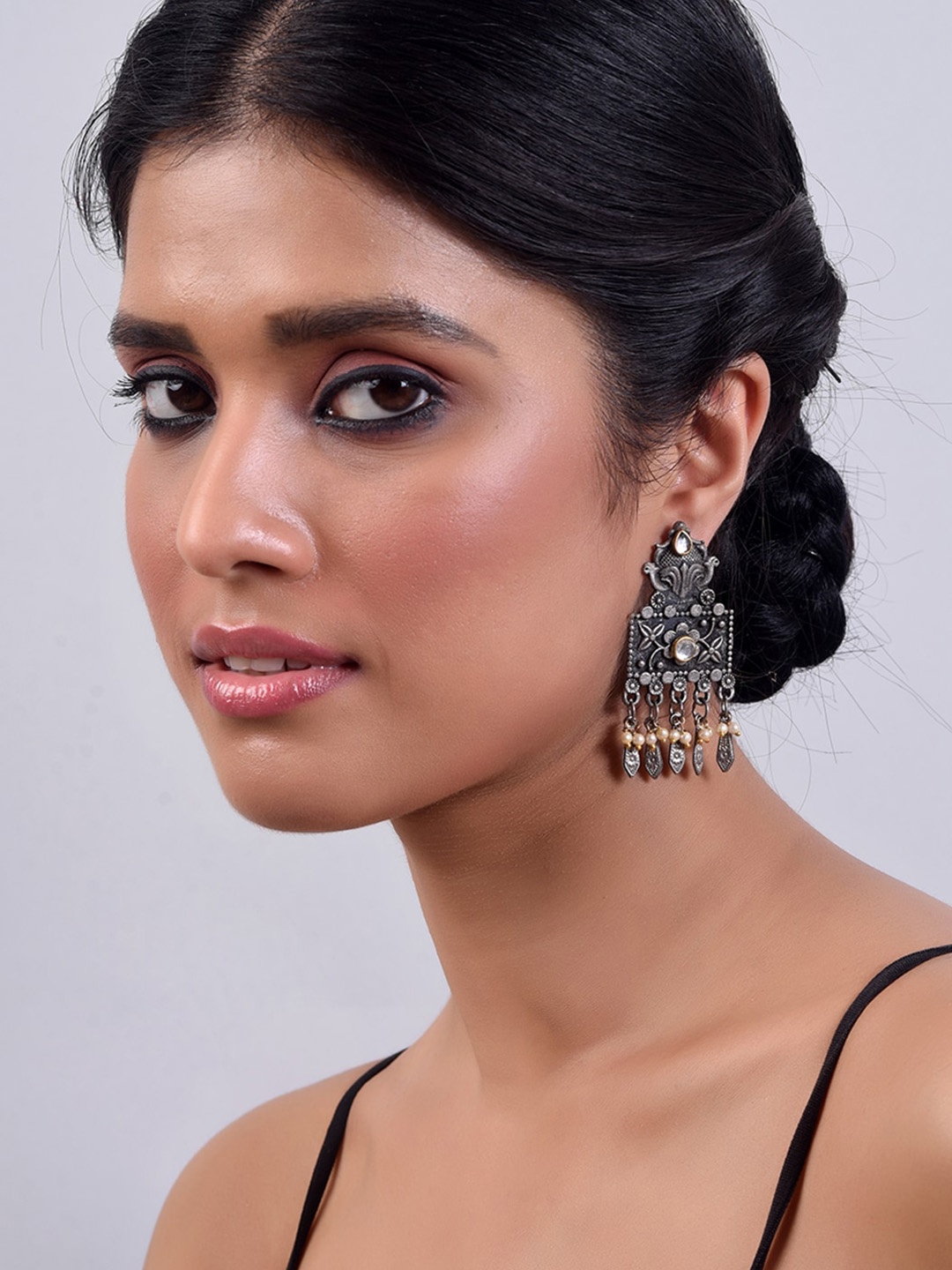 

phuljhadi Silver-Plated Artficial Stone & Beads Square Drop Earrings