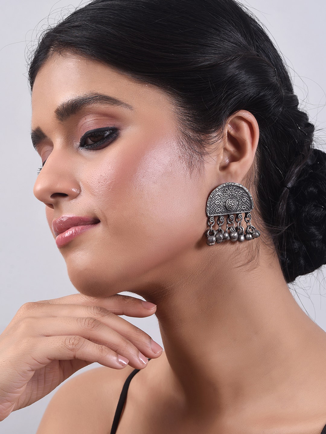 

phuljhadi Silver-Plated Oxidise Drop Earrings