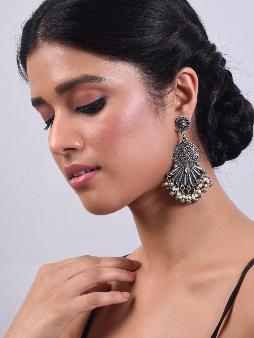 

phuljhadi Silver-Plated Contemporary Chandbalis Earrings
