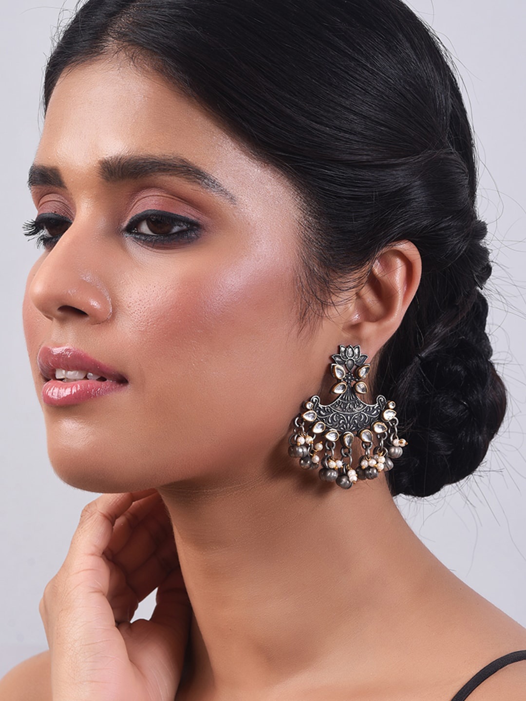 

phuljhadi Silver-Plated Artificial Stone & Beads Contemporary Drop Earrings