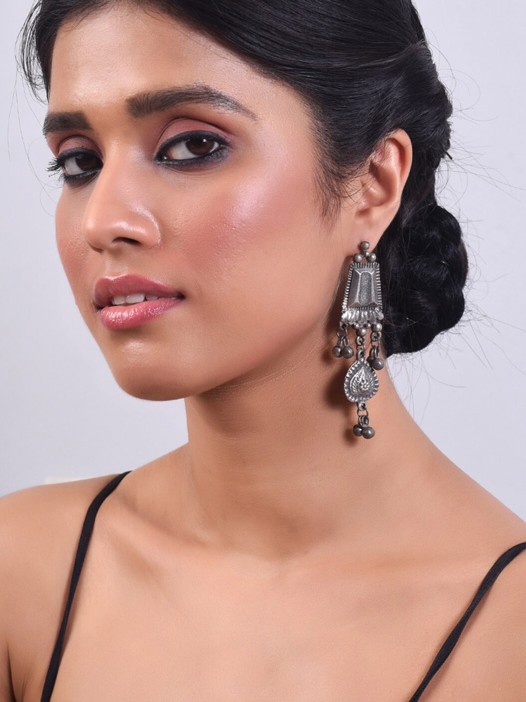 

phuljhadi Silver-Plated Contemporary Drop Earrings