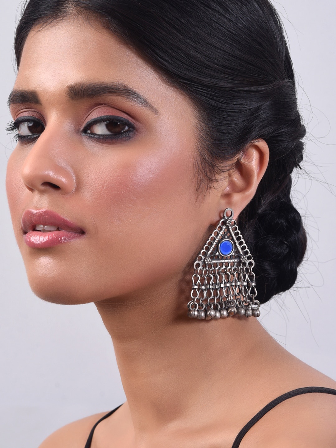 

phuljhadi Silver-Toned Contemporary Drop Earrings