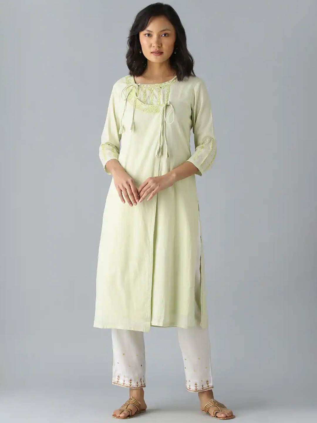 

Taneira Floral Embroidered Pure Cotton Angrakha Kurta, Green