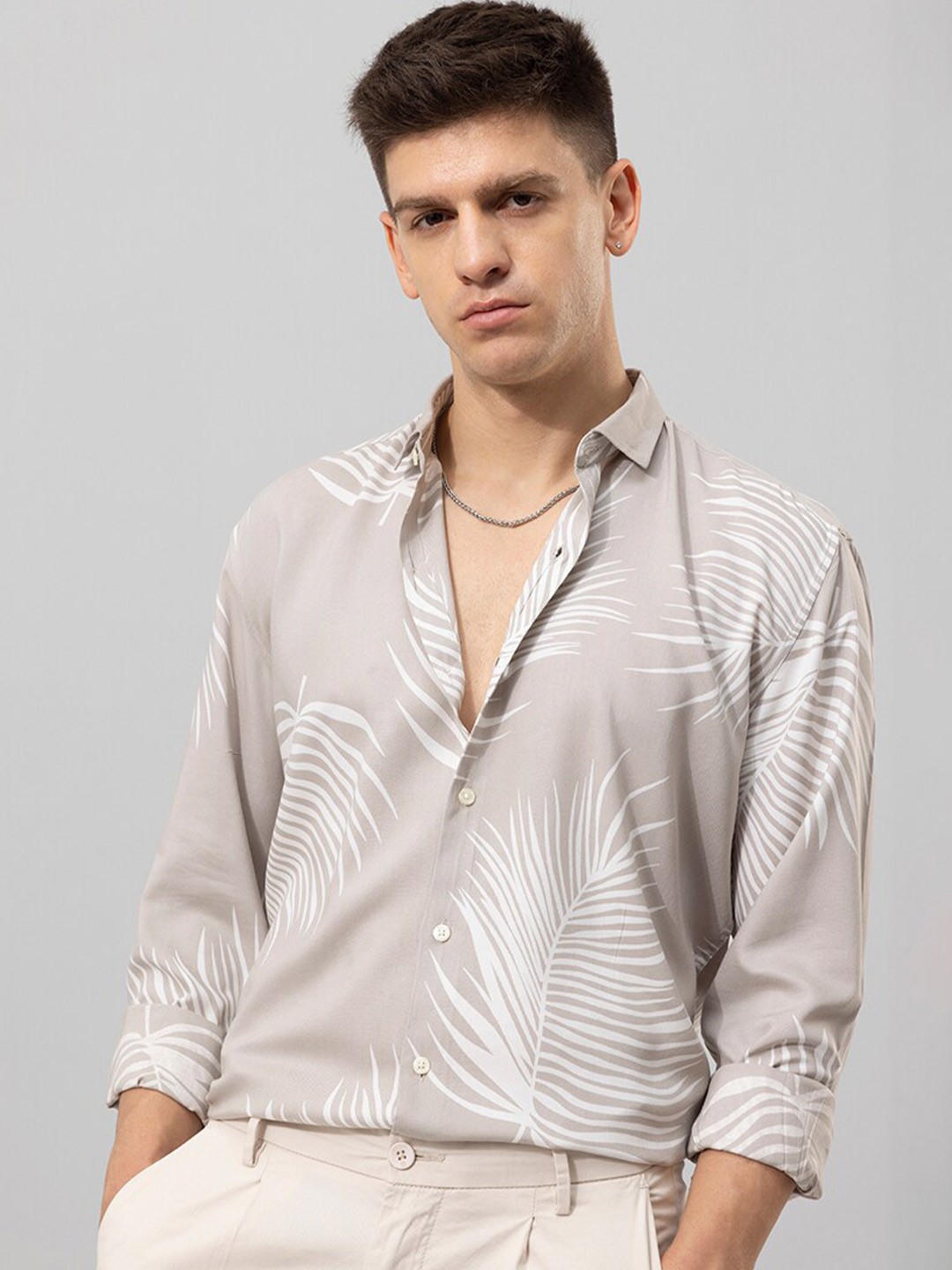 

Snitch Grey Tropical Printed Slim Fit Casual Shirt