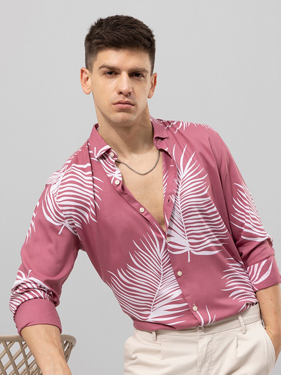 

Snitch Pink Tropical Printed Slim Fit Casual Shirt, White