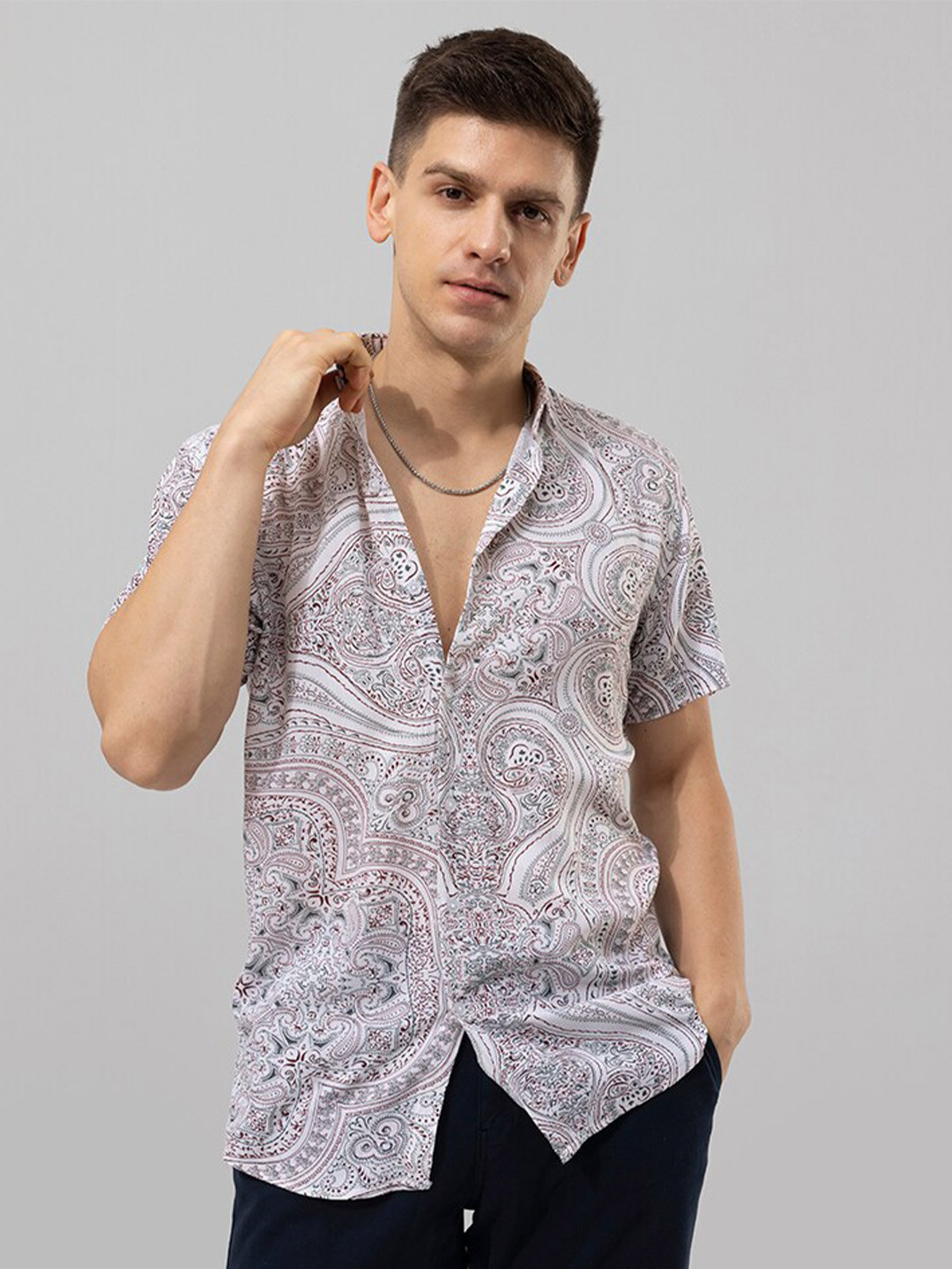 

Snitch White & Brown Paisley Printed Slim Fit Casual Shirt