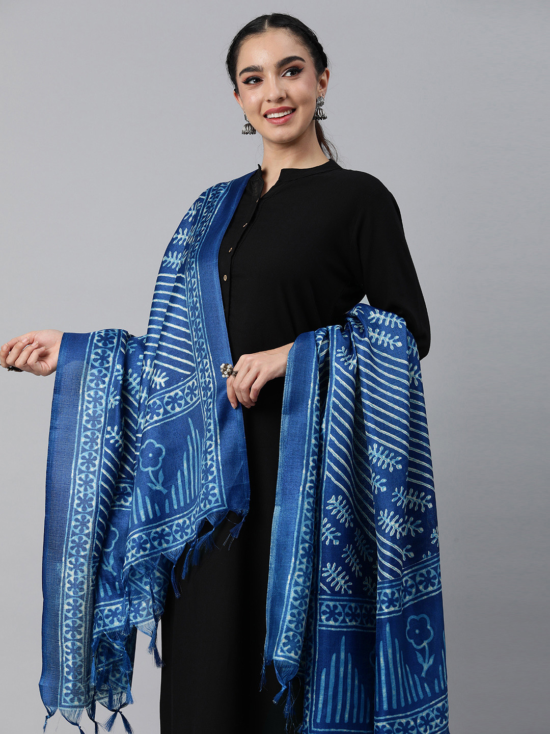 

Rani Saahiba Printed Art Silk Dupatta, Blue