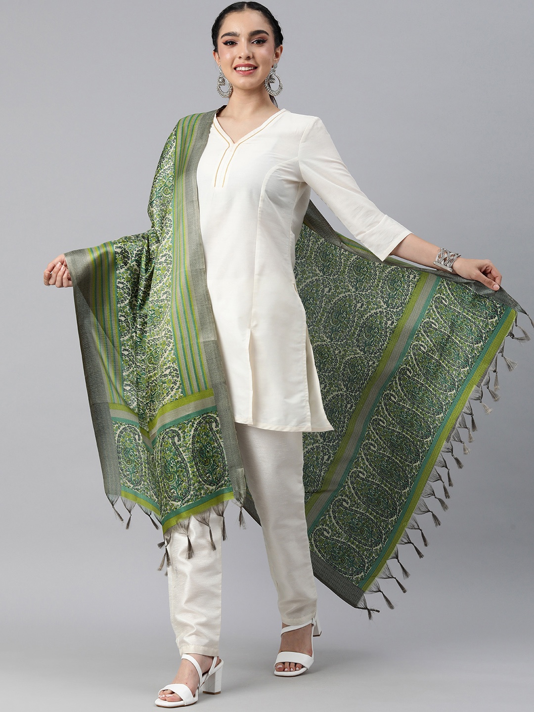

Rani Saahiba Paisley Printed Art Silk Dupatta, Green