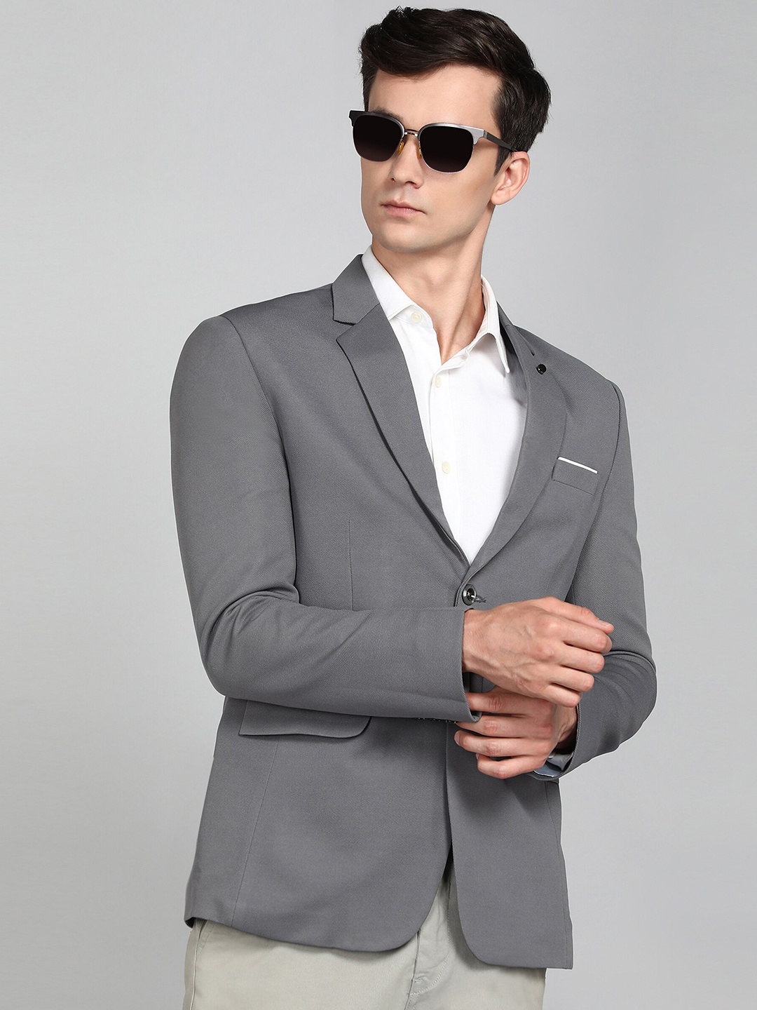 

Avaeta Long Sleeves Notched Lapel Double-Breasted Blazer, Grey