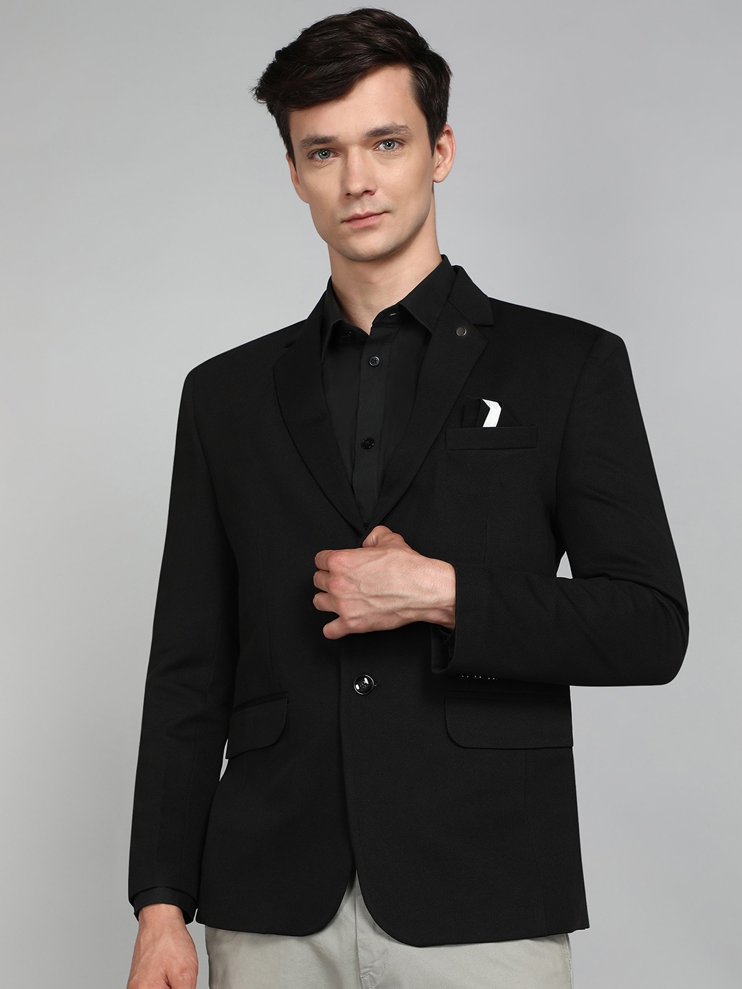 

Avaeta Notched Lapel Single-Breasted Blazer, Black