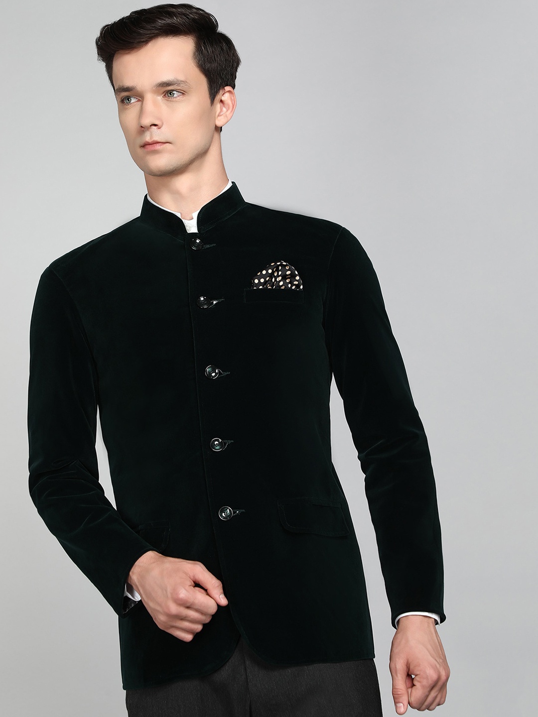 

Avaeta Mandarin Collar Velvet Bandhgala Blazer, Green