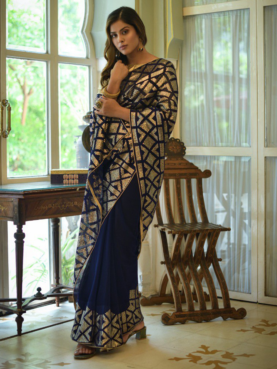 

VEERAX Sequin Embellished Saree, Blue