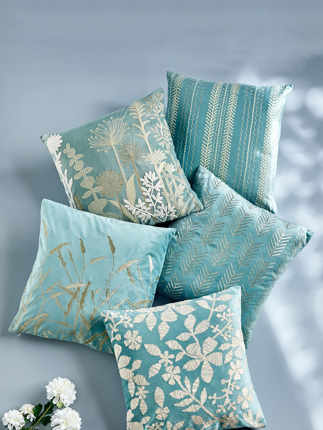 

Home Centre Endura Teal & Gold-Toned Floral Square Cushion Cover