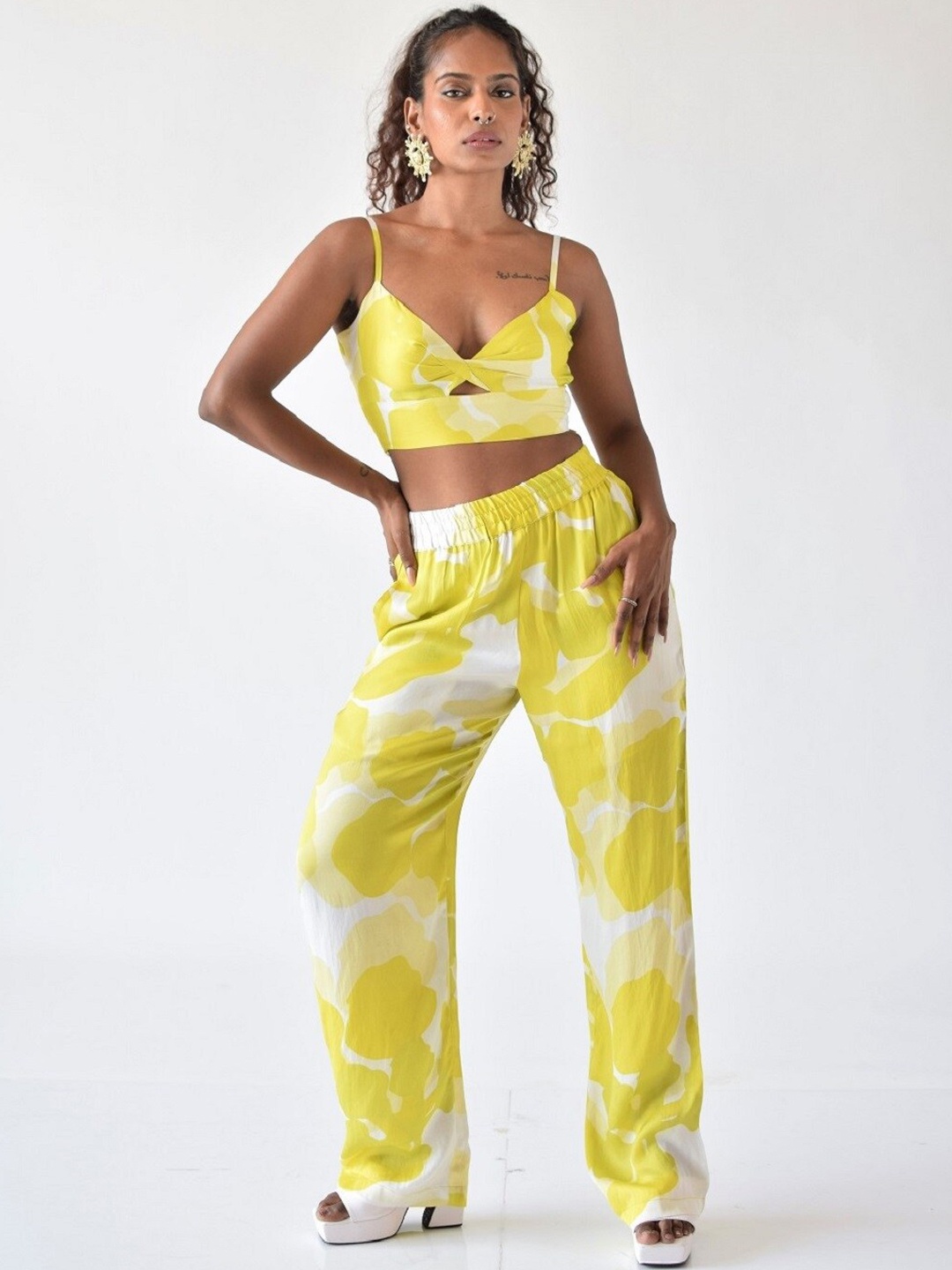 

MISSY Women Abstract Printed Relaxed Straight Leg Straight Fit High-Rise Cotton Trousers, Yellow