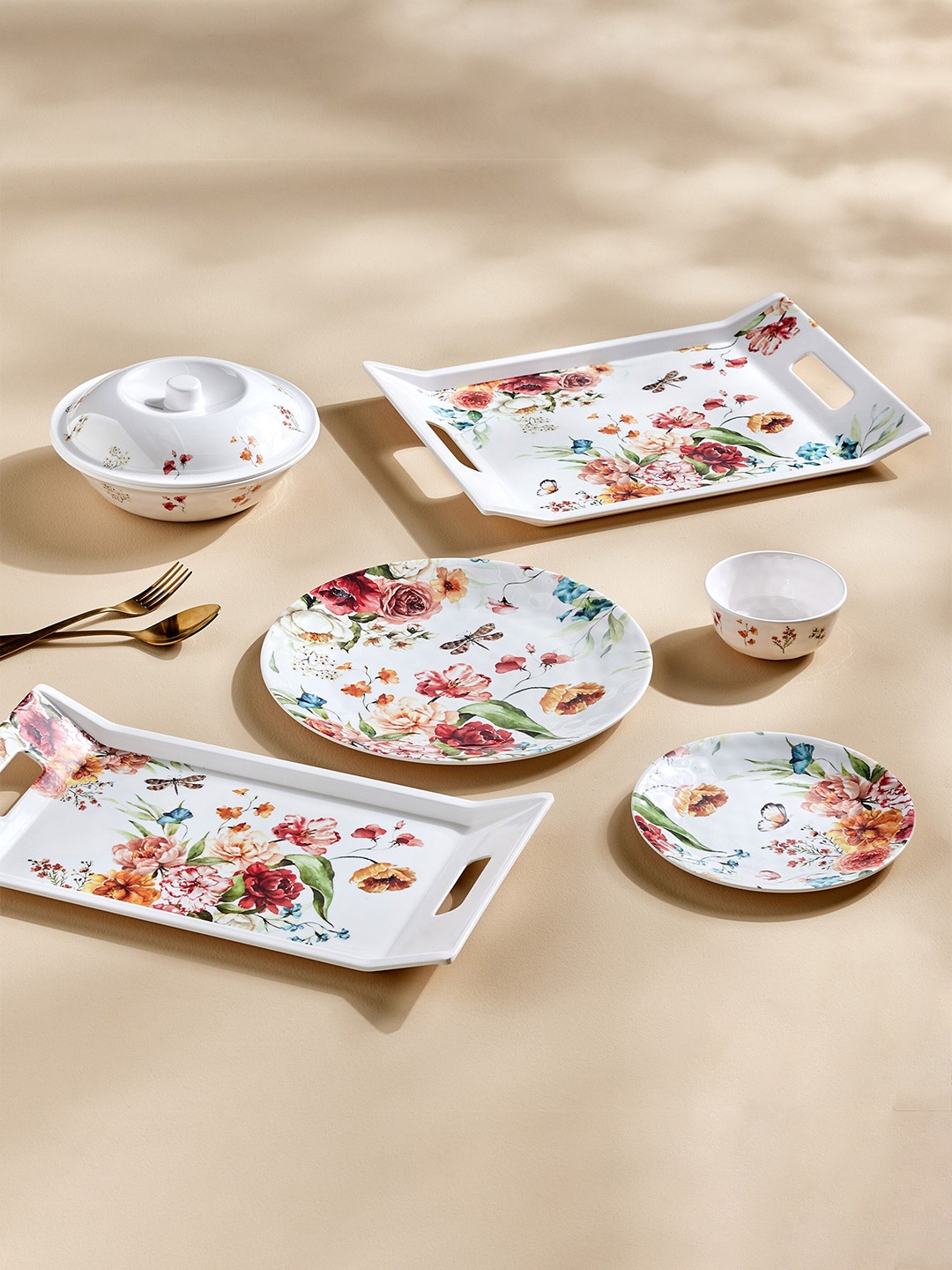 

Home Centre White & Red 1 Piece Printed Melamine Glossy Plate