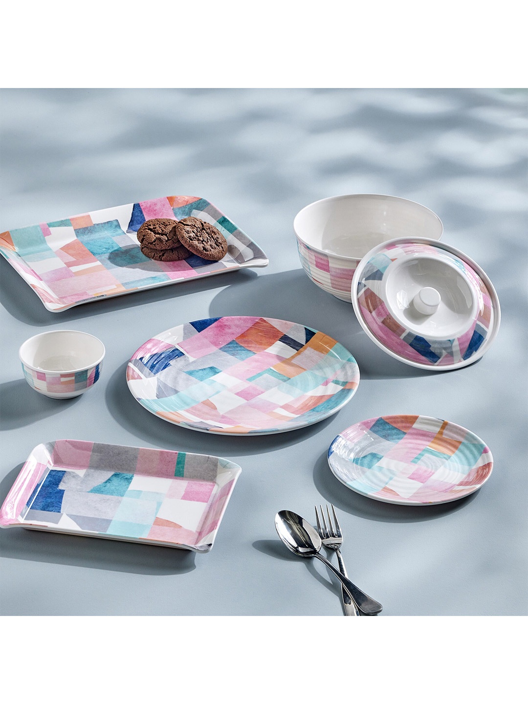 

Home Centre 1 Piece White & Pink Printed Melamine Matte Plates