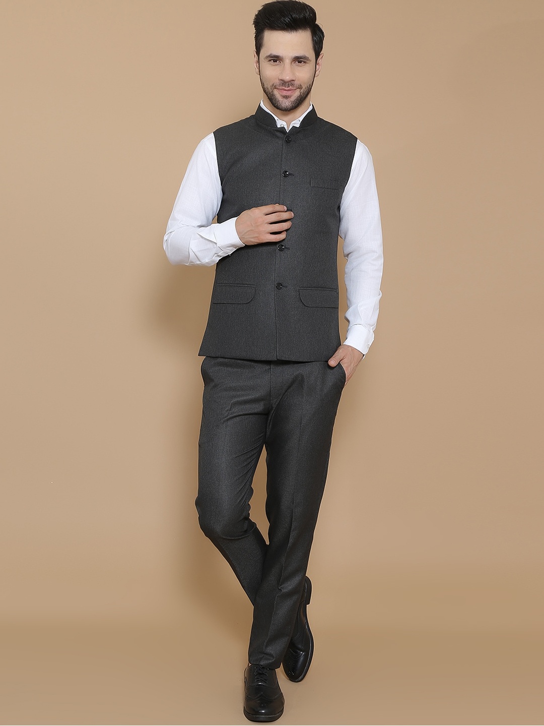

Wintage Bandhgala Vest and Trouse Two-Piece Suits, Black
