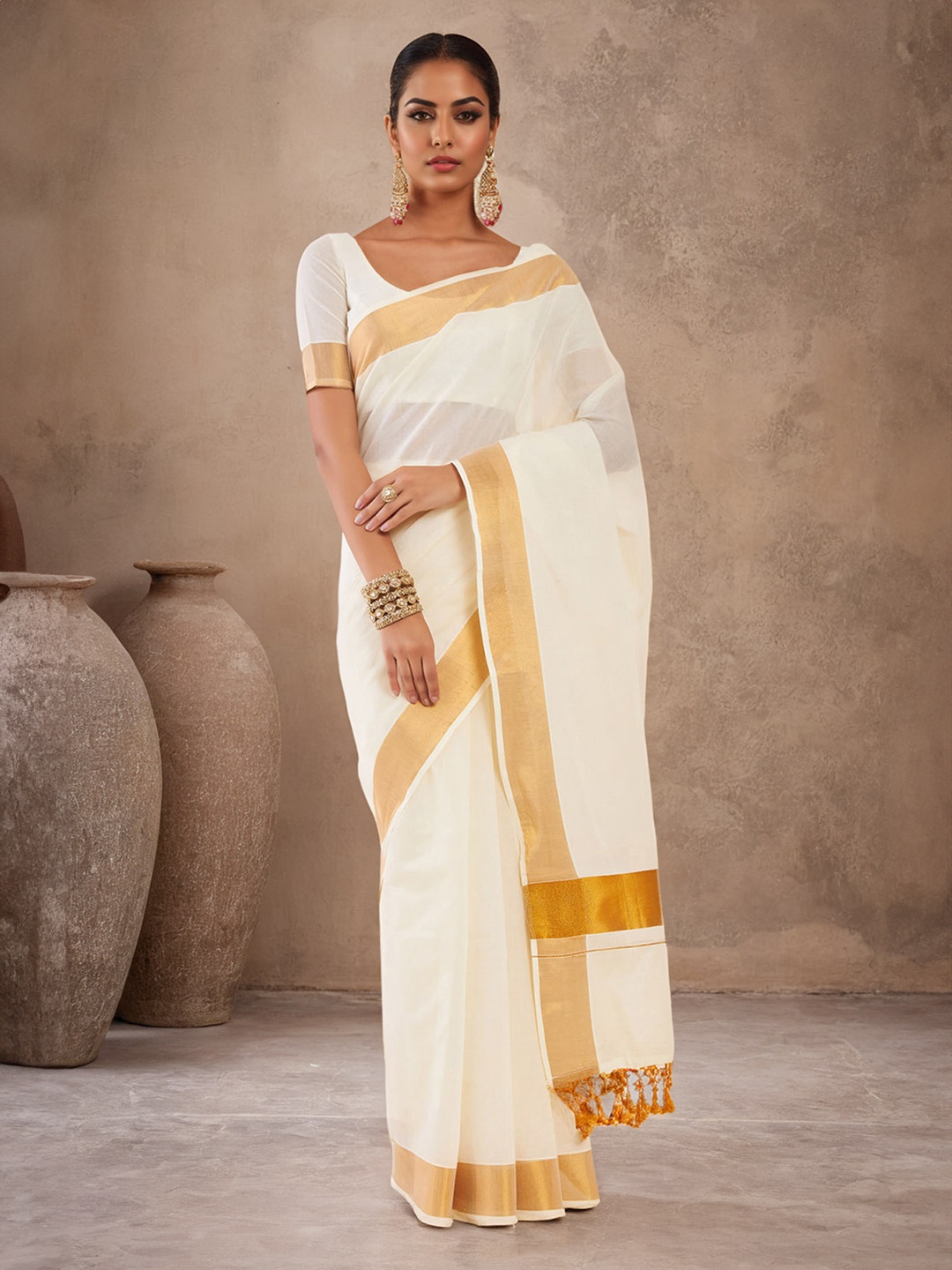 

Soch Off White & Gold-toned Zari Pure Cotton Kasavu Saree