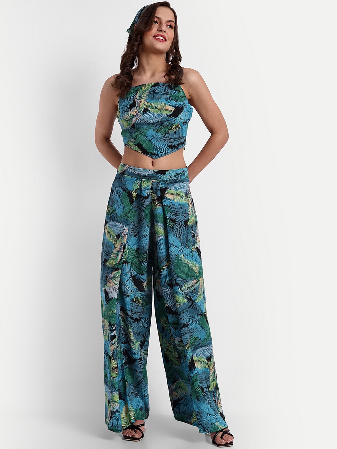 

ESSQUE Shoulder Straps Floral Printed Crop Top & Palazzos, Black