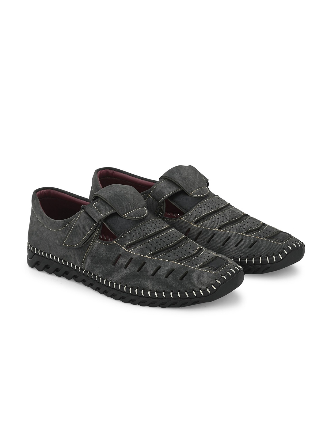 

Azzaro Black Men Perforation Shoe-Style Sandals With Laser Cuts