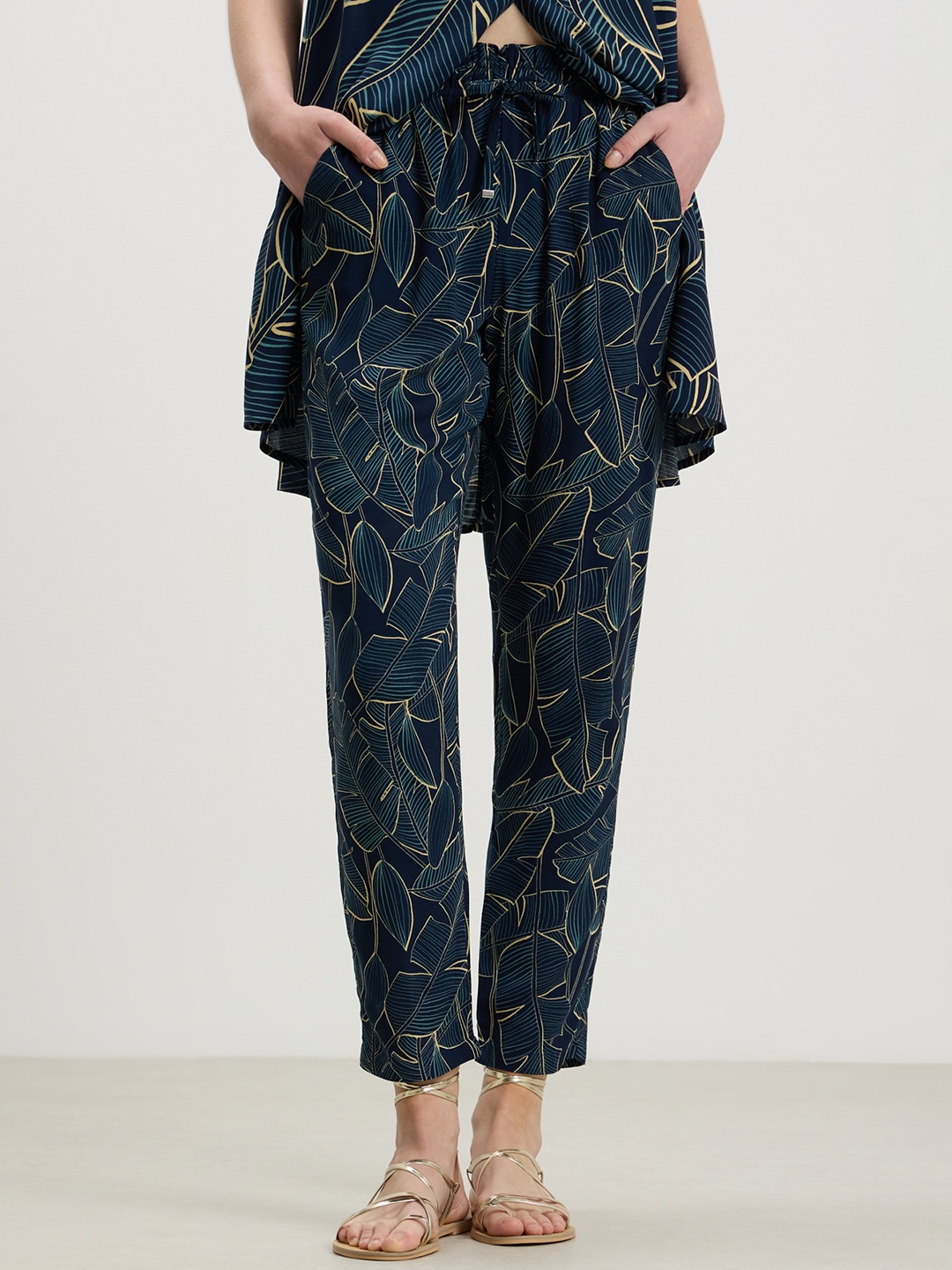 

CALLIOPE Women Printed Straight Fit High-Rise Trousers, Navy blue