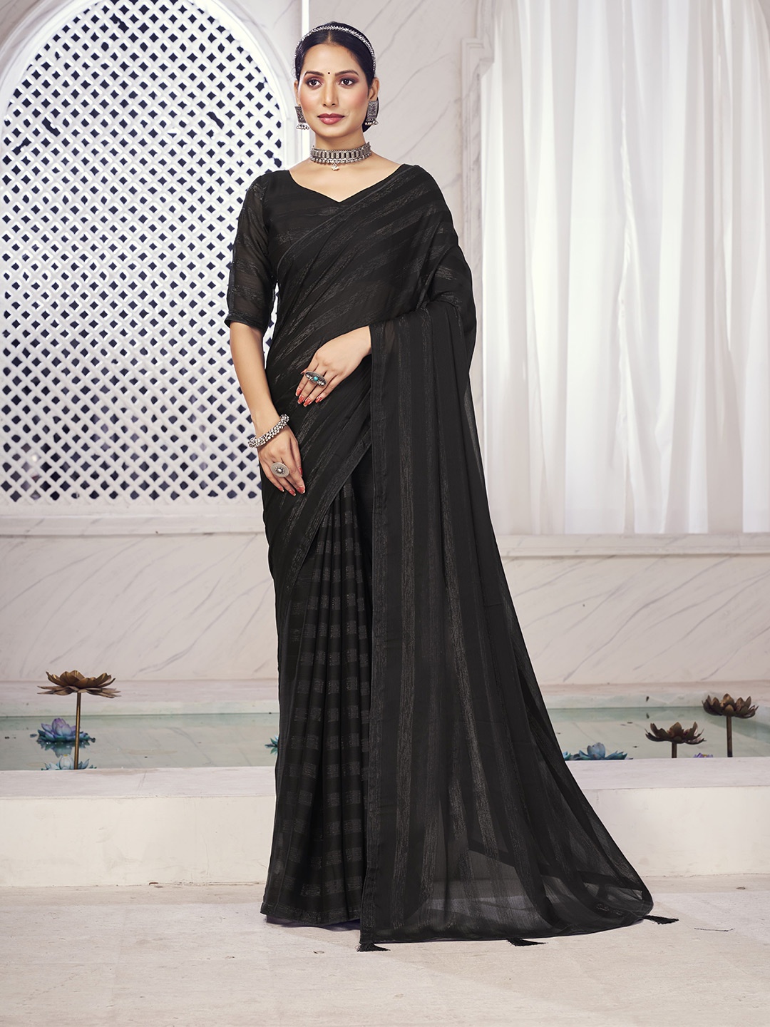 

elora Striped Woven Design Bhagalpuri Saree, Black