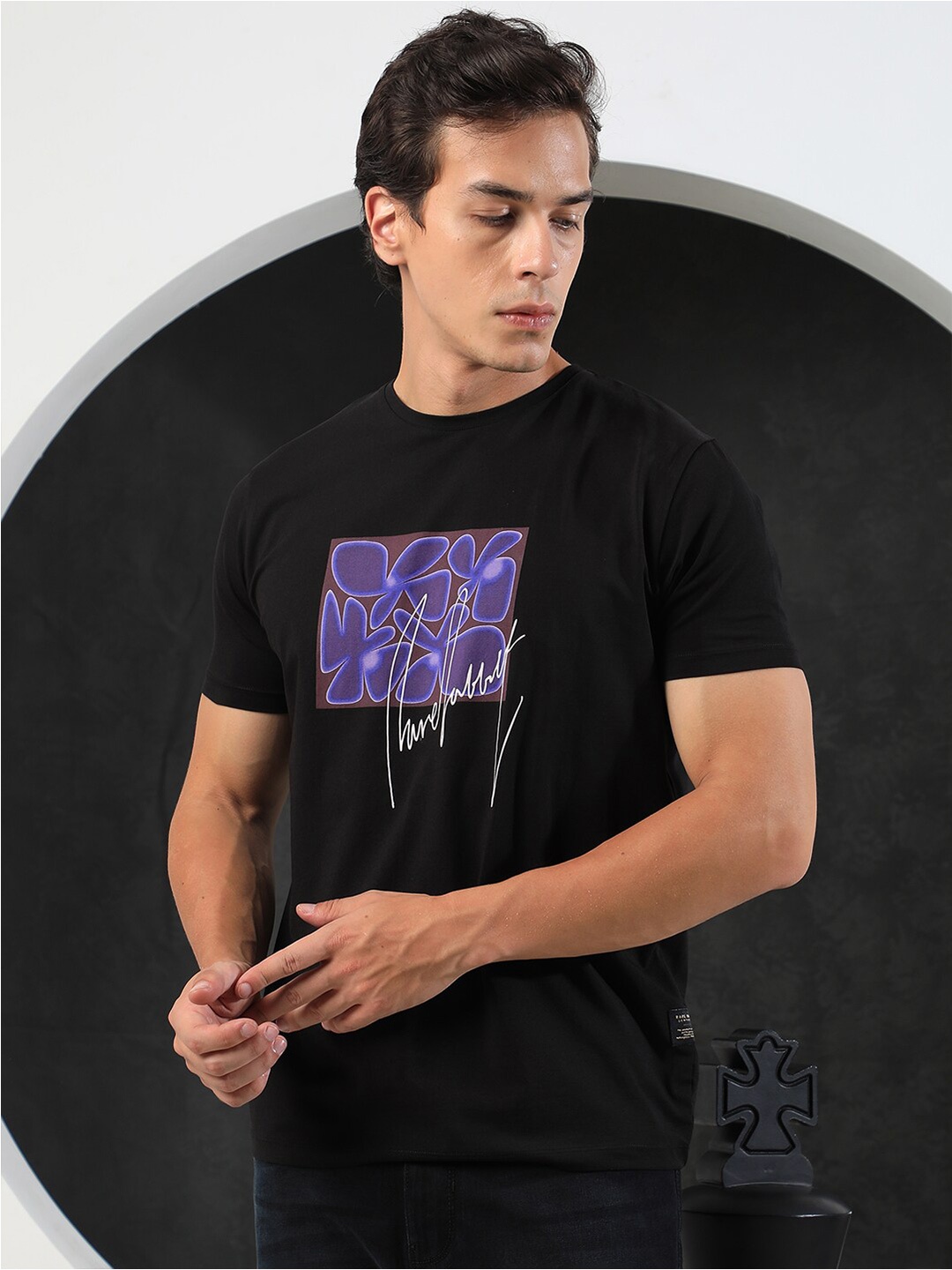

RARE RABBIT Men Fulton Graphic Printed Slim Fit Cotton T-Shirt, Black