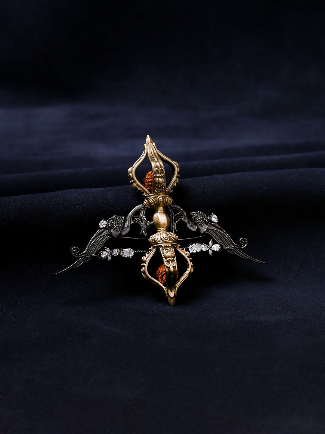 

COSA NOSTRAA Men Bow Design Brooch, Metallic