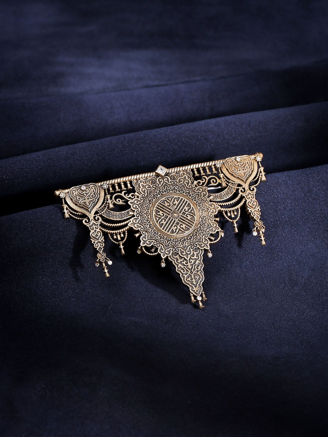 

COSA NOSTRAA Men Filigree Antiquated Brooch, Metallic