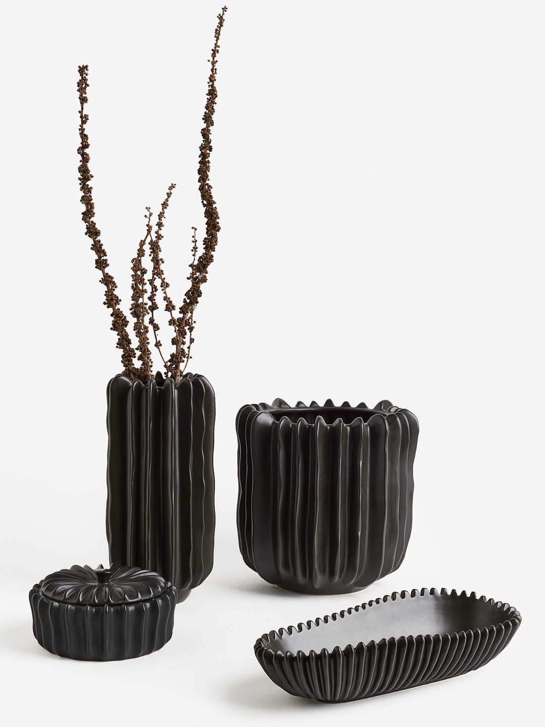 

H&M Black Large Stoneware Plant Pot