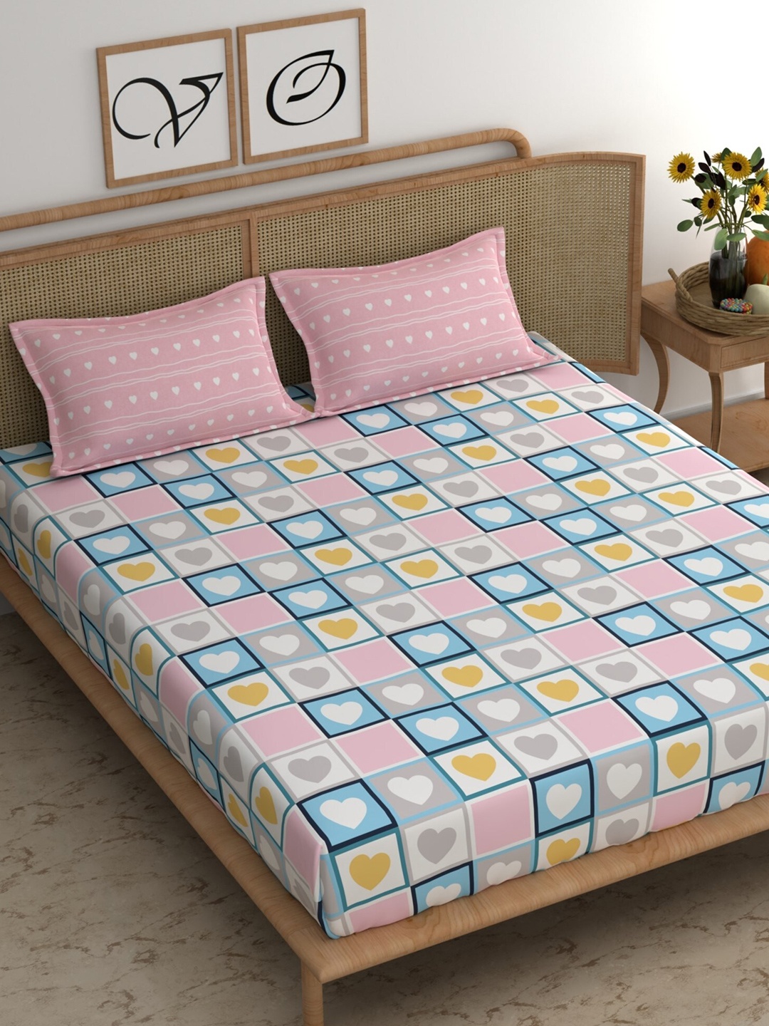 

CHHAVI INDIA Pink & Blue Geometric 210 TC King Bedsheet with 2 Pillow Covers