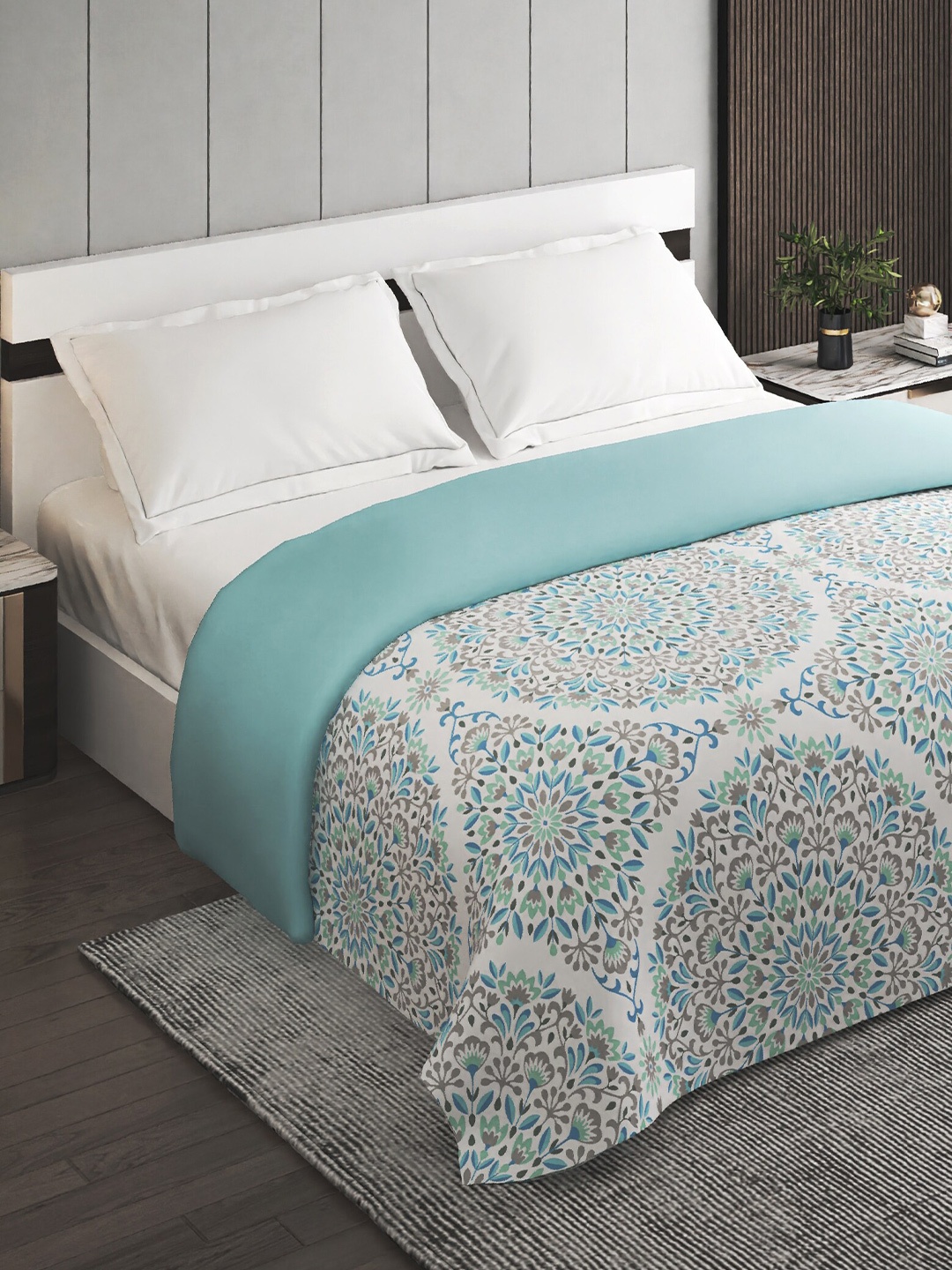 

Home Centre White & Blue Ethnic Motifs Mild Winter 150 GSM Double Bed Comforter