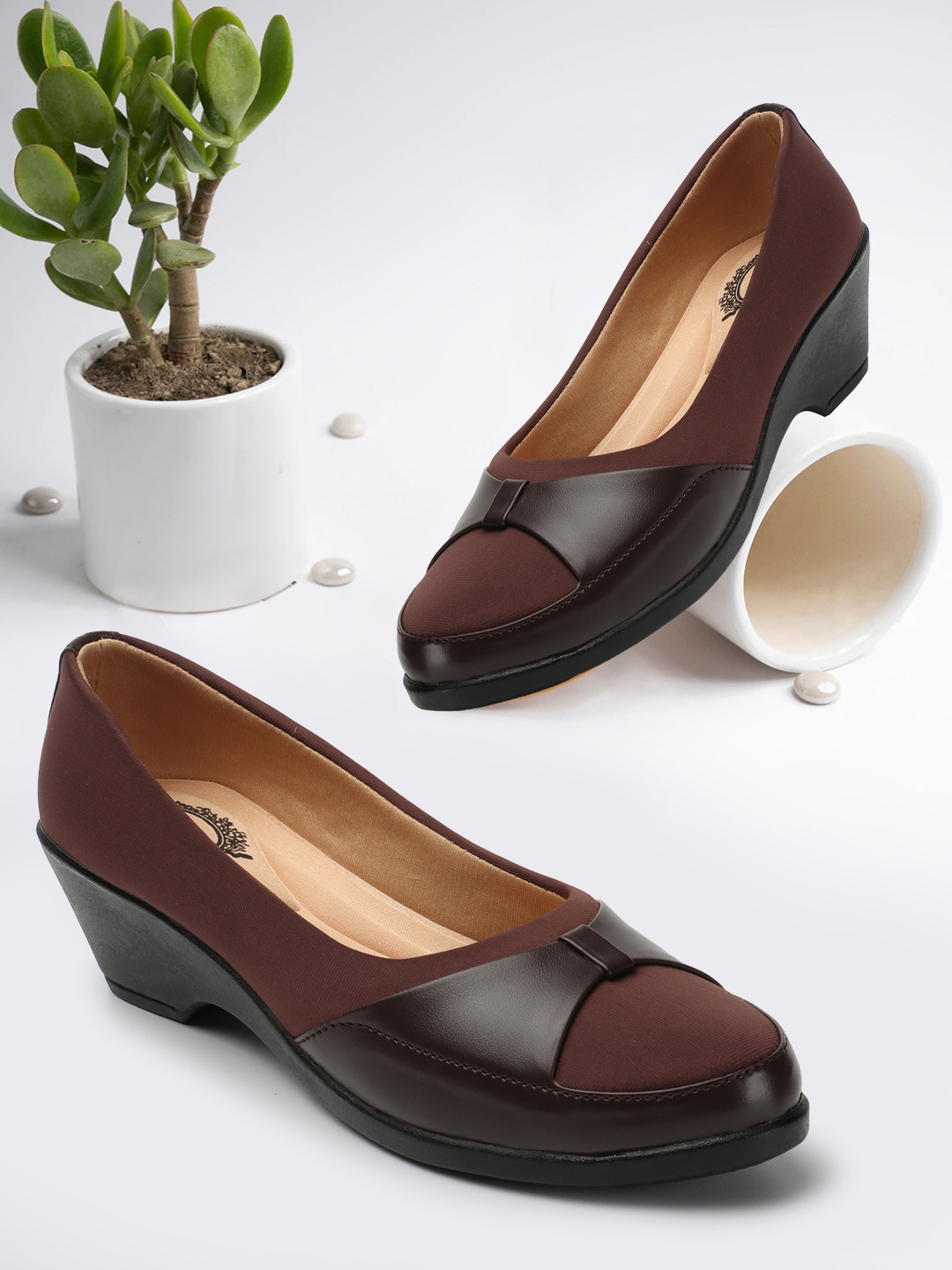 

Denill Round Toe Comfort Heel Pumps, Brown