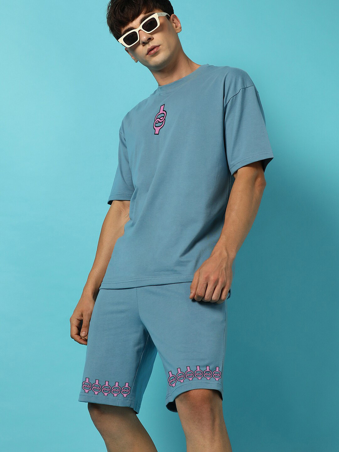 

Campus Sutra Blue Printed Oversized T-Shirt & Shorts