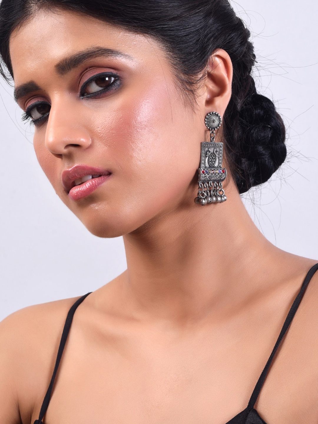 

phuljhadi Silver-Plated Contemporary Jhumkas Earrings