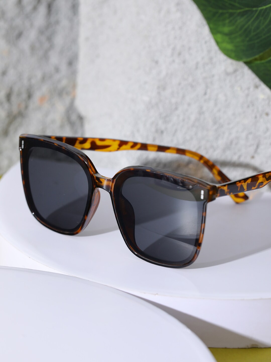 

DressBerry Brown & Black Women Wayfarer Sunglasses with UV Protected Lens
