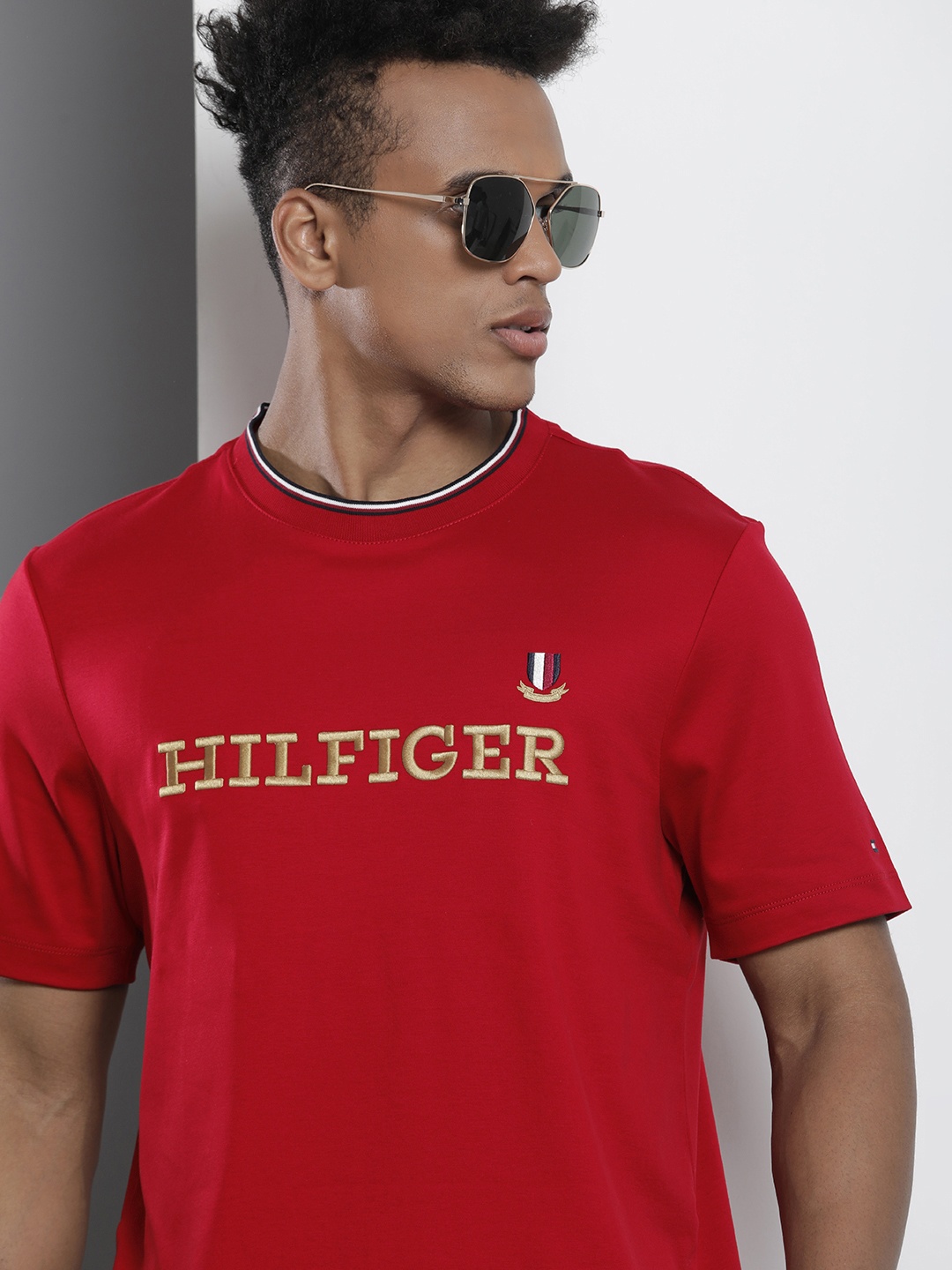 

Tommy Hilfiger Ribbed Round Neck T-shirt, Red