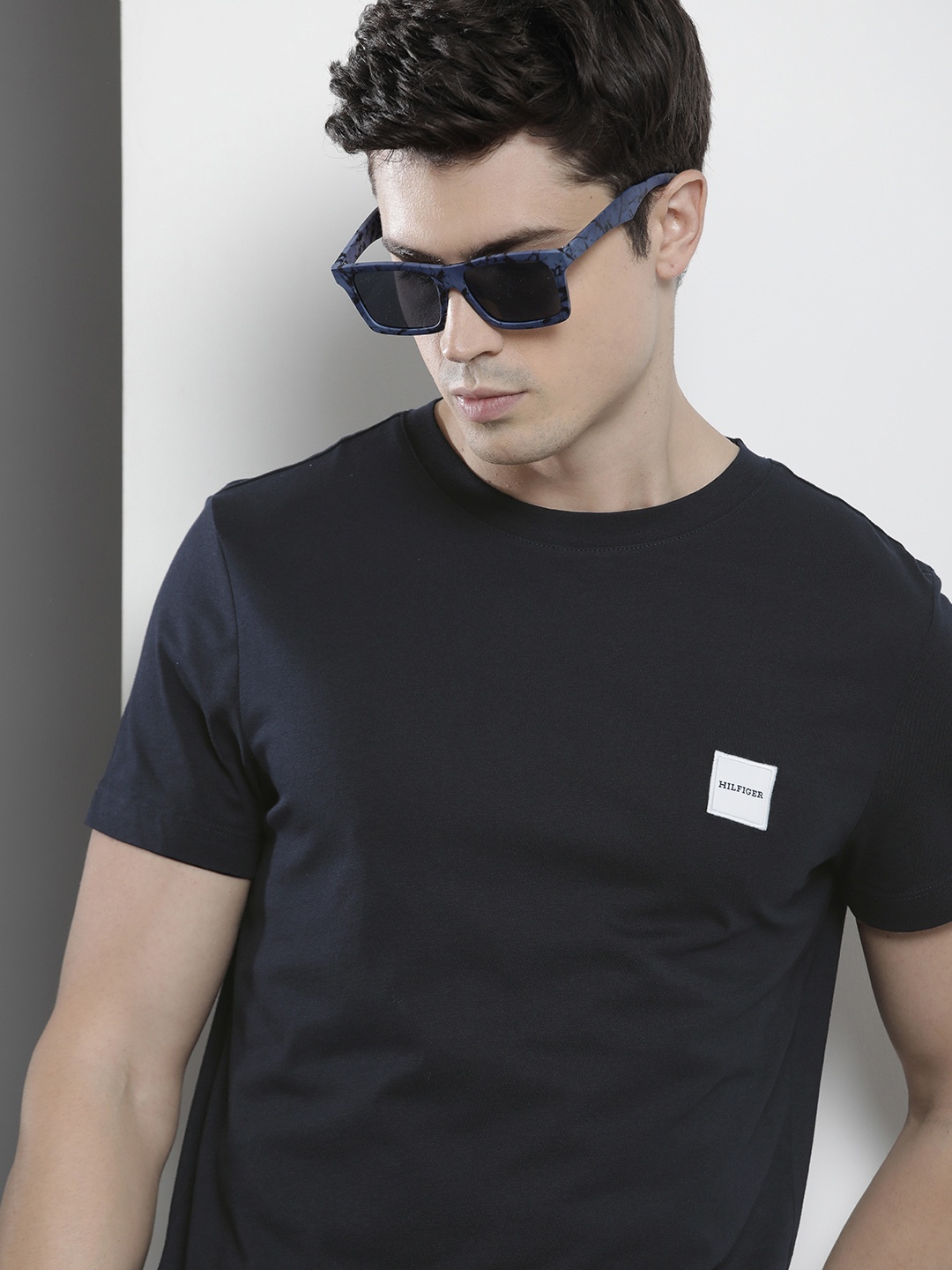 

Tommy Hilfiger Solid Pure Cotton Slim Fit T-shirt, Navy blue
