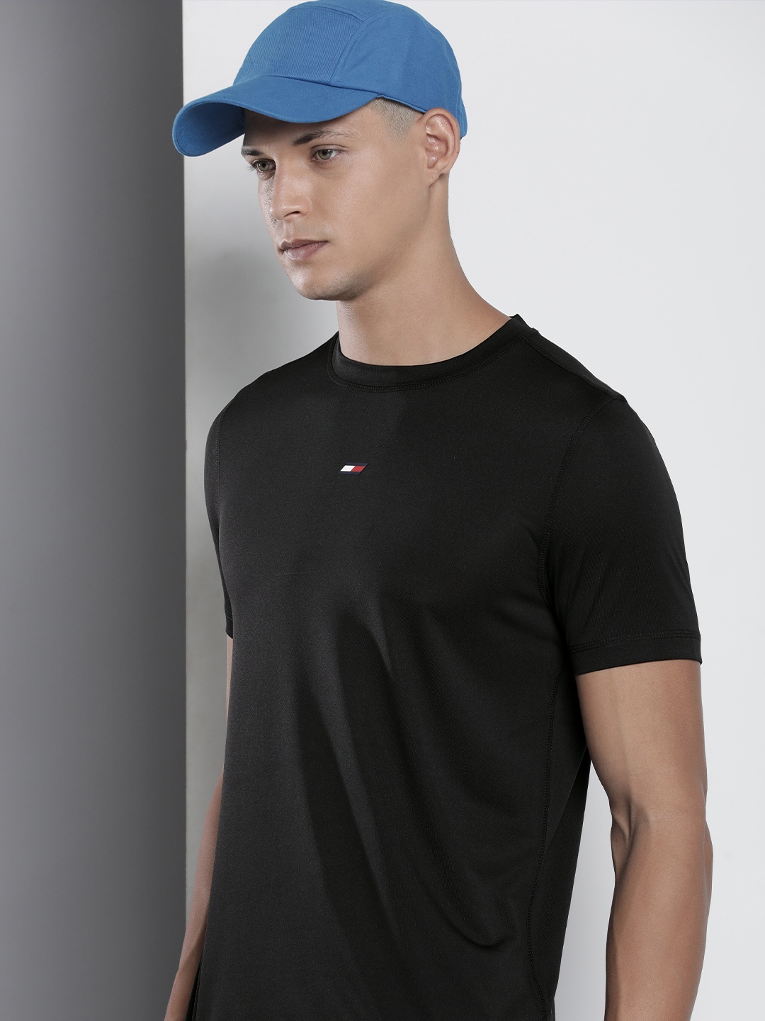 

Tommy Hilfiger Slim Fit T-shirt, Black