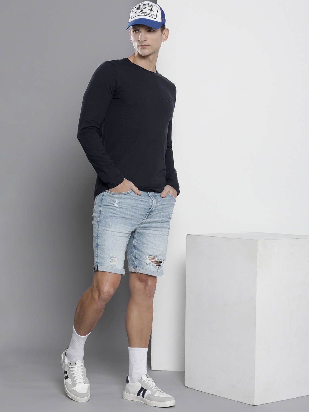 

Tommy Hilfiger Slim Fit Full Sleeves Casual T-shirt, Navy blue